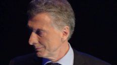 En las imágenes se muestra cada oreja de Mauricio Macri sin auricular. En las imágenes se muestra cada oreja de Mauricio Macri sin auricular.