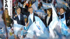 Candidato. Macri trajo a Rosario su marcha del Sí, se puede. Fervor y color en el atardecer rosarino. Candidato. Macri trajo a Rosario su marcha del Sí, se puede. Fervor y color en el atardecer rosarino.