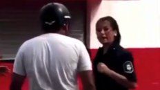 asi reacciono una policia al recibir un cachetazo asi reacciono una policia al recibir un cachetazo