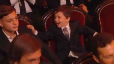 El imperdible festejo de Mateo cuando le entregaron el Balón de Oro a su padre. (Captura TV) El imperdible festejo de Mateo cuando le entregaron el Balón de Oro a su padre. (Captura TV)