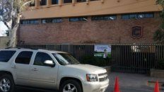 un alumno llego armado al colegio, asesino a su maestra y se suicido un alumno llego armado al colegio, asesino a su maestra y se suicido
