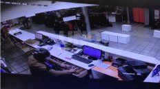 Los delincuentes ingresaron, este sábado, minutos antes de las 20. Los delincuentes ingresaron, este sábado, minutos antes de las 20.