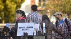 Protesta. Los docentes entrerrianos volverán a debatir esta semana sobre el plan de lucha. Protesta. Los docentes entrerrianos volverán a debatir esta semana sobre el plan de lucha.