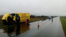 un camion blindado de prosegur termino en la banquina por un desperfecto mecanico un camion blindado de prosegur termino en la banquina por un desperfecto mecanico