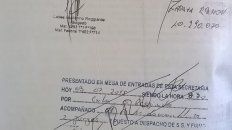 Firmas. Arriba, la de Zapata. Abajo, una de las que no reconoce. Firmas. Arriba, la de Zapata. Abajo, una de las que no reconoce.