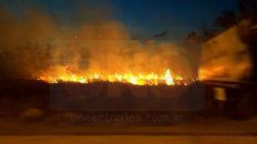 video: importante incendio de pastizales se desato en concordia video: importante incendio de pastizales se desato en concordia
