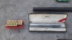 quedo preso por tener varias arnas, entre ellas la conocida pistola-lapicera quedo preso por tener varias arnas, entre ellas la conocida pistola-lapicera
