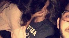 La foto que compartió Mariano de su novia a los besos con otro chico. La foto que compartió Mariano de su novia a los besos con otro chico.