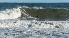 tremendas olas en uruguay que fueron aprovechadas por los locales tremendas olas en uruguay que fueron aprovechadas por los locales
