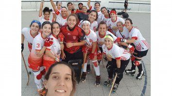 Con ganas. Las chicas de la T se preparan para la competencia que tendrá lugar del 21 al 26. Con ganas. Las chicas de la T se preparan para la competencia que tendrá lugar del 21 al 26.