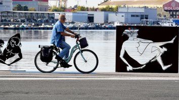 polemica en espana por esculturas con imagenes de sexo explicito en plena calle polemica en espana por esculturas con imagenes de sexo explicito en plena calle