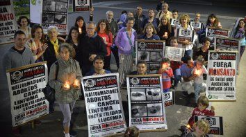 En la Ronda de los Martes N°42 festejaron la confirmación del fallo que limita las fumigaciones en la provincia. En la Ronda de los Martes N°42 festejaron la confirmación del fallo que limita las fumigaciones en la provincia.