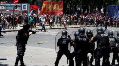 habilitan a policias a disparar por la espalda habilitan a policias a disparar por la espalda