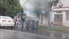 otro contenedor quemado: y van... otro contenedor quemado: y van...