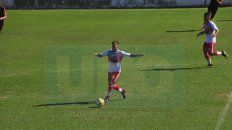 Dio batalla. Tomás Spinelli encontró continuidad en la alineación titular en los últimos siete encuentros que disputó Atlético Paraná. Dio batalla. Tomás Spinelli encontró continuidad en la alineación titular en los últimos siete encuentros que disputó Atlético Paraná.