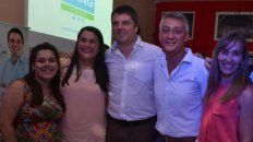 Lanzamiento. Stang, en el centro, junto al diputado Lara y militantes de María Grande. Lanzamiento. Stang, en el centro, junto al diputado Lara y militantes de María Grande.