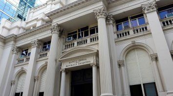 las reservas del banco central cayeron u$s3.904 millones en una semana las reservas del banco central cayeron u$s3.904 millones en una semana