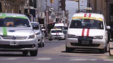 Plaza saturada. Afirman que entre taxis y remises hay 2.500 autos, cuando 1.200 sería lo ideal. Plaza saturada. Afirman que entre taxis y remises hay 2.500 autos, cuando 1.200 sería lo ideal.
