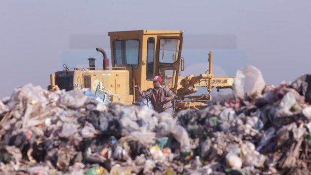 Vecinos de la zona del Volcadero de Paraná volvieron a manifestar su preocupación por la contaminación que provoca la quema de basura en el lugar