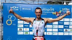 El atleta paranaense minutos después de cruzar la meta en España. El atleta paranaense minutos después de cruzar la meta en España.