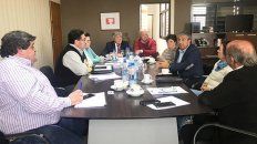 Reunión. Los miembros del directorio, Daniel Elías y Lilia Santiago. Reunión. Los miembros del directorio, Daniel Elías y Lilia Santiago.