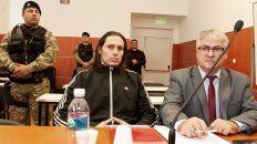 ibar perez corradi solto cucarachas durante el juicio oral para reclamar por las condiciones de detencion. ibar perez corradi solto cucarachas durante el juicio oral para reclamar por las condiciones de detencion.