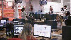 En el Día del Periodista colegas del programa Arriba Entre Ríos de canal 9 visitaron la redacción para conocer la nueva plataforma digital de UNO. En el Día del Periodista colegas del programa Arriba Entre Ríos de canal 9 visitaron la redacción para conocer la nueva plataforma digital de UNO.