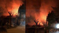videos: se incendio una tapiceria en parana y las perdidas son cuantiosas videos: se incendio una tapiceria en parana y las perdidas son cuantiosas