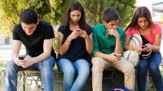 el esqueleto humano cambia por el excesivo uso del celular el esqueleto humano cambia por el excesivo uso del celular