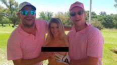 una promo de torneo de golf con caddies desnudas una promo de torneo de golf con caddies desnudas