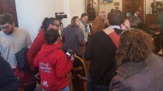 Los abrazos en el recinto. Los abrazos en el recinto.
