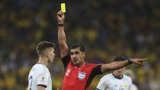 el arbitro de argentina-brasil dijo que desde el var nunca lo llamaron el arbitro de argentina-brasil dijo que desde el var nunca lo llamaron