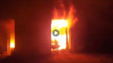 asi se incendio el garaje y el auto del intendente de basavilbaso asi se incendio el garaje y el auto del intendente de basavilbaso
