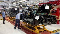 las ventas de las automotrices bajaron 50% en un ano las ventas de las automotrices bajaron 50% en un ano