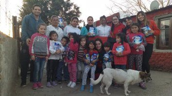 Incansables. A diario visitan numerosos merenderos que realizan una importante labor social. Incansables. A diario visitan numerosos merenderos que realizan una importante labor social.