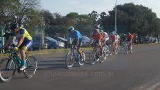 Buen número. La reunión tuvo la presencia de ciclistas de la región y se desarrolló en el trazado ubicado en el Parque Industrial de Paraná. Buen número. La reunión tuvo la presencia de ciclistas de la región y se desarrolló en el trazado ubicado en el Parque Industrial de Paraná.
