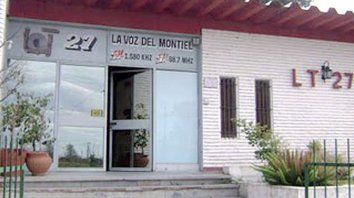 investigan un hecho vandalico contra la radio lt27 investigan un hecho vandalico contra la radio lt27