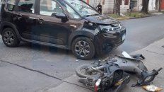 dos personas graves tras el choque de una moto y un auto dos personas graves tras el choque de una moto y un auto