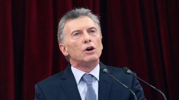 macri congelo el precio de las naftas y elimino el iva de algunos alimentos macri congelo el precio de las naftas y elimino el iva de algunos alimentos