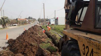 trabajan en el cierre sur del suministro de agua potable trabajan en el cierre sur del suministro de agua potable