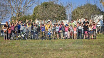 son sus primeros giros en una pista de tierra son sus primeros giros en una pista de tierra