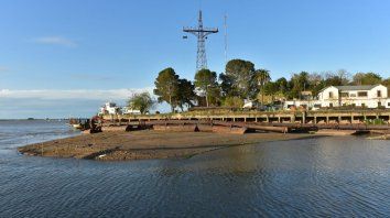 En el Puerto Nuevo de Paraná se puede ver el lecho del río. En el Puerto Nuevo de Paraná se puede ver el lecho del río.