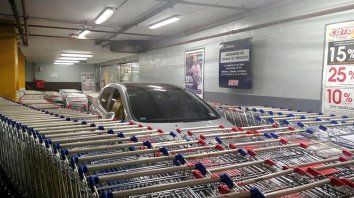 estaciono mal y asi reaccionaron los empleados del supermercado estaciono mal y asi reaccionaron los empleados del supermercado