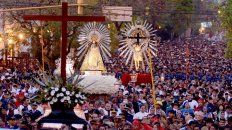 Se calcula que unas 800.000 personas participan de la ceremonia. Se calcula que unas 800.000 personas participan de la ceremonia.