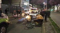 La bici tirada en el asfalto es una foto de estos días en Paraná. La bici tirada en el asfalto es una foto de estos días en Paraná.