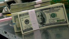 el dolar se acerco a los $60, aunque cerro el mes con una caida de $2,2 el dolar se acerco a los $60, aunque cerro el mes con una caida de $2,2