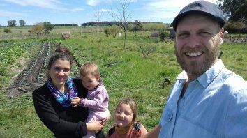 La familia que le da vida a la granja agroecológica 5 Guríses. La familia que le da vida a la granja agroecológica 5 Guríses.
