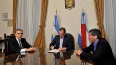 Bordet firmó la presentación judicial el 27 de agosto, junto al fiscal de Estado y el ministro de Economía. Bordet firmó la presentación judicial el 27 de agosto, junto al fiscal de Estado y el ministro de Economía.