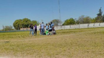 una jugadora se descompenso en pleno partido una jugadora se descompenso en pleno partido