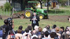 Al aire libre. Fernández oficializó su iniciativa en Agronomía de la UBA. Al aire libre. Fernández oficializó su iniciativa en Agronomía de la UBA.